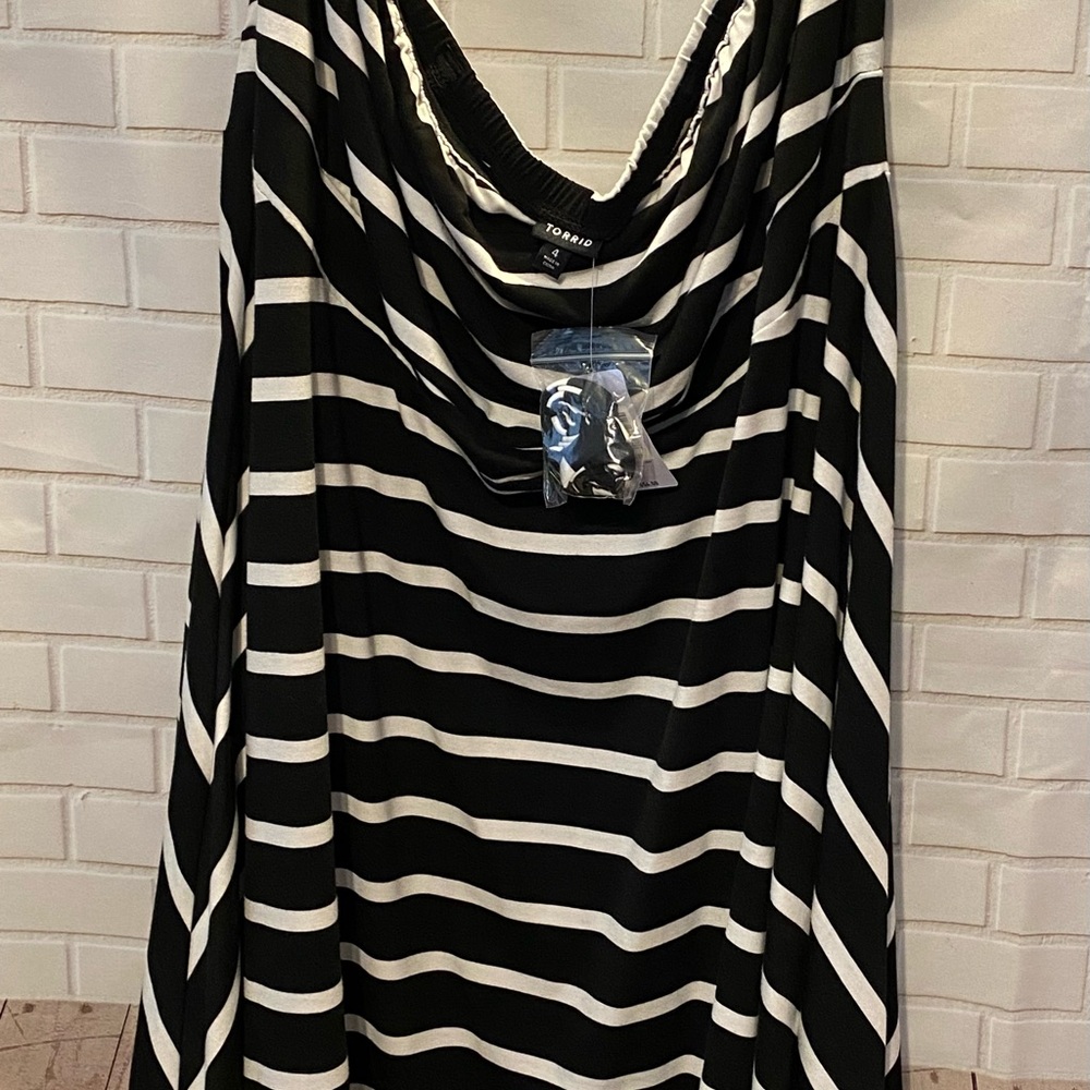 Torrid 4X Black and White Striped Dress - Picture 2 of 4
